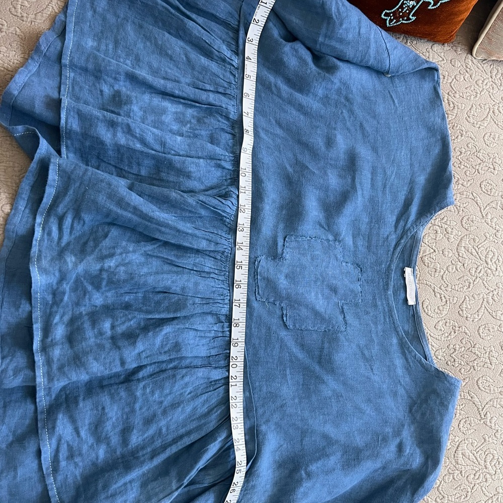 Made in Italy Blue Linen Top with Patch Detail - Picture 4 of 5